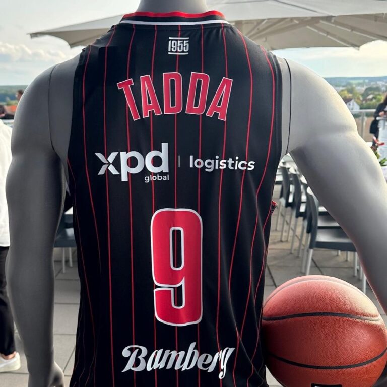 The new Bamberg Baskets jersey with xpd global logo on its back.